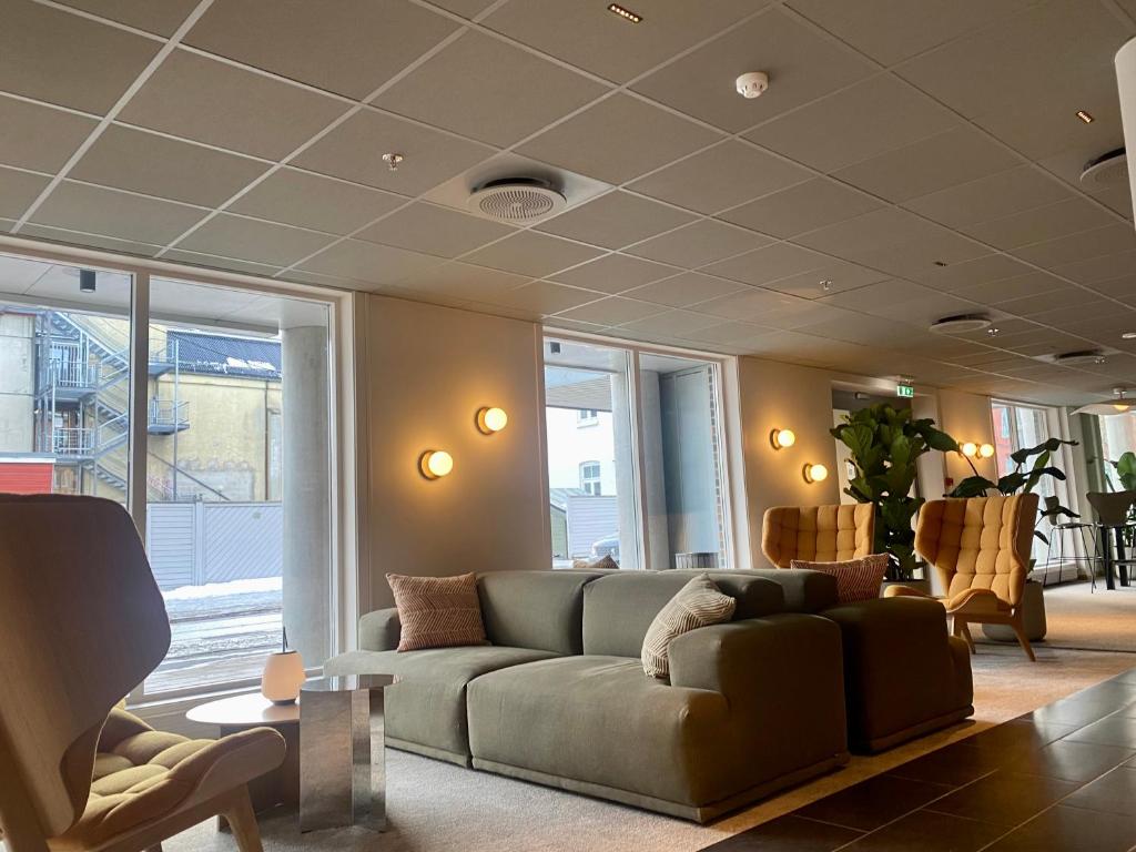 フロント・ロビー