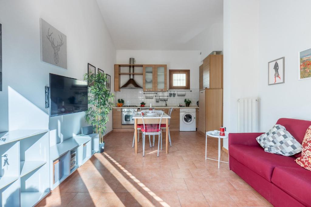 GuestHost - Four Shades of Pisa Apartments - 1