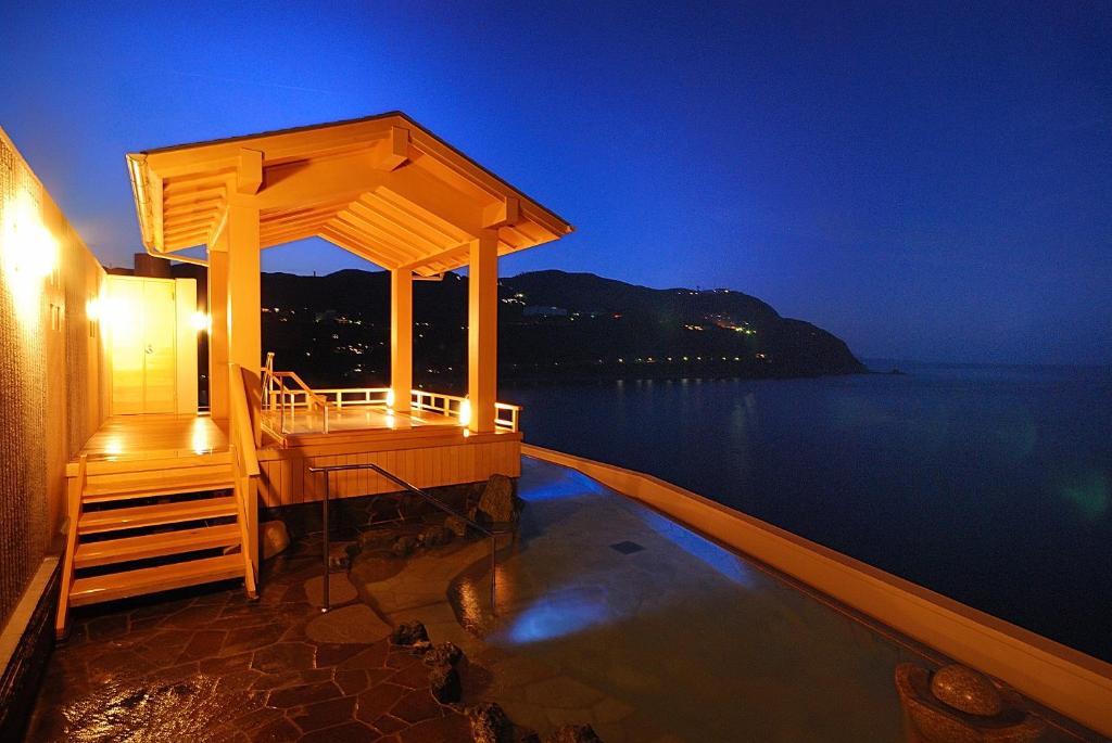 Open air bath