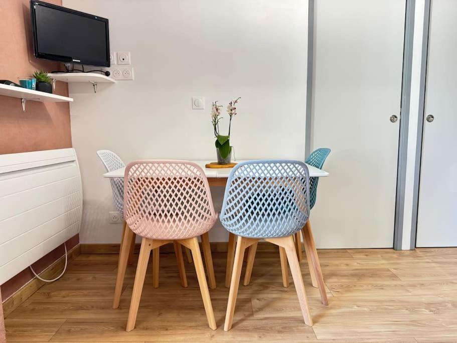 Joli 3 pièces 40m2. 2 chambres. - 3