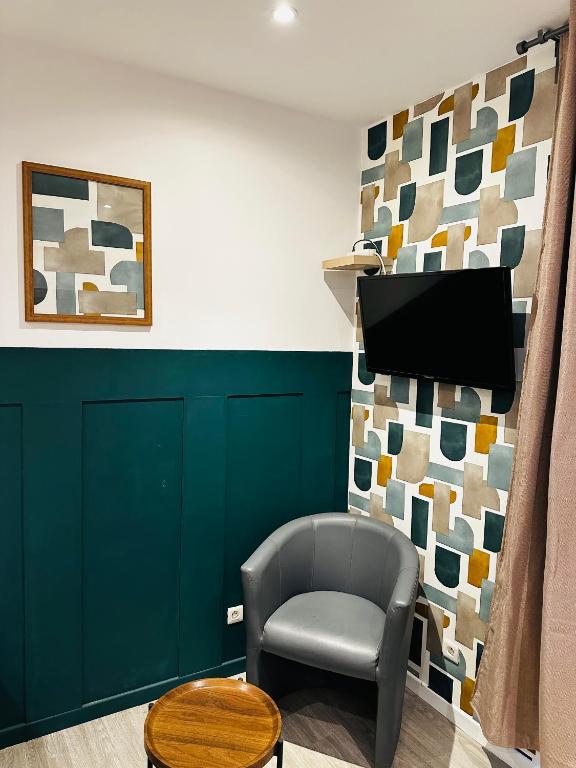 Shared lounge/TV area