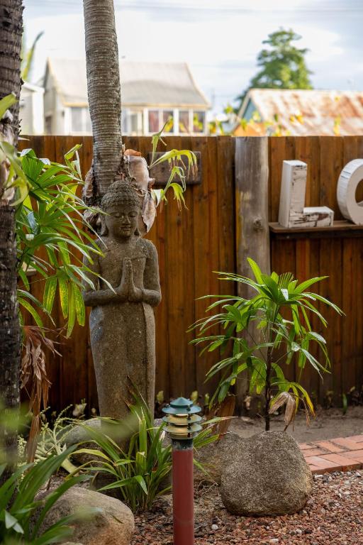 Cairns Travellers Oasis Additional