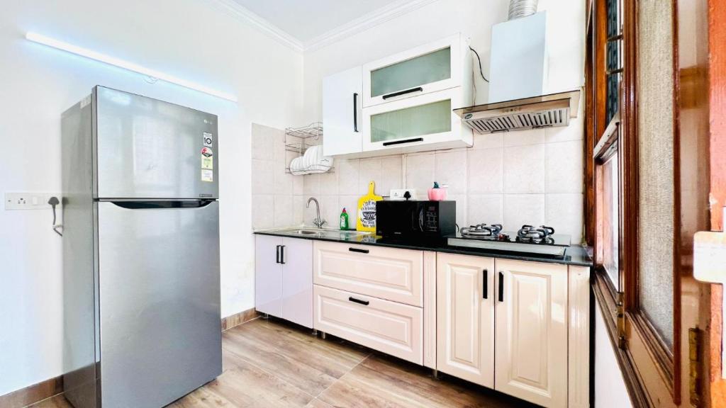 Kitchen, Olive Service Apartments Gurgaon-Sushant Lok in New Delhi and NCR