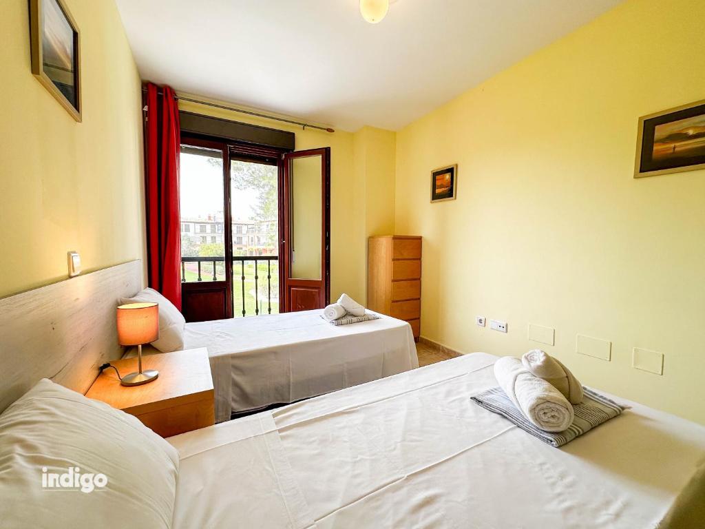 Bright Apartment - Pool Views - MOR01 - 2