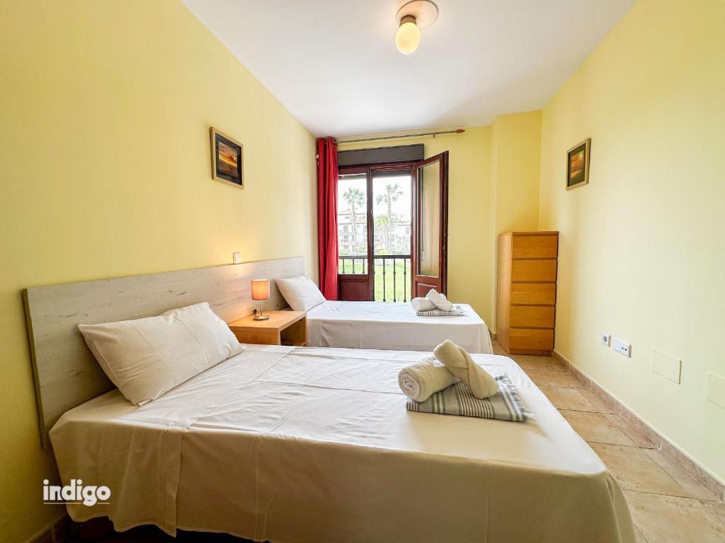 Bright Apartment - Pool Views - MOR01 - 4