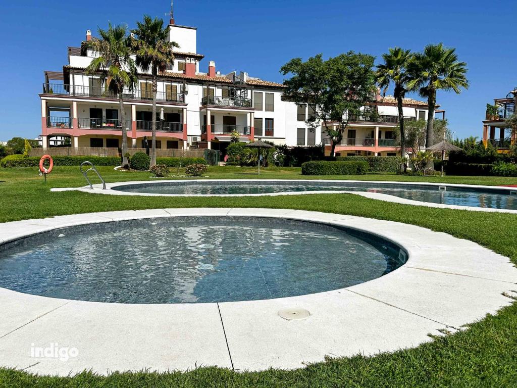 Bright Apartment - Pool Views - MOR01 - 1