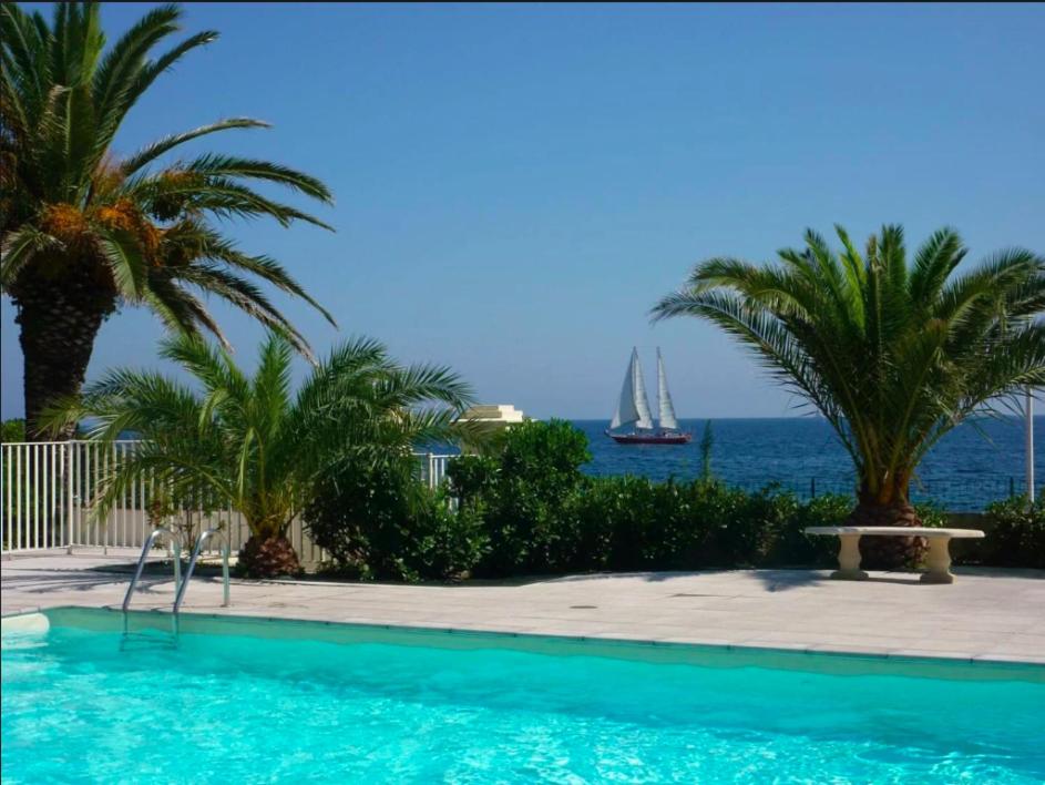 YŪGEN PALLADIO - Fully renovated Studio on a prime location, Direct Beach Access, Heated Pool, Private terrace & patio, Private Parking lot - 2
