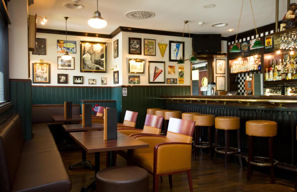 Pub/Lounge