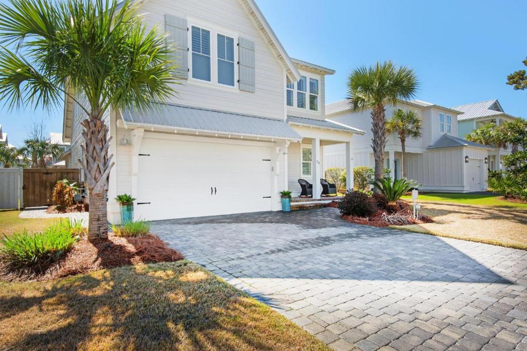 Once Upon a Tide, Destin