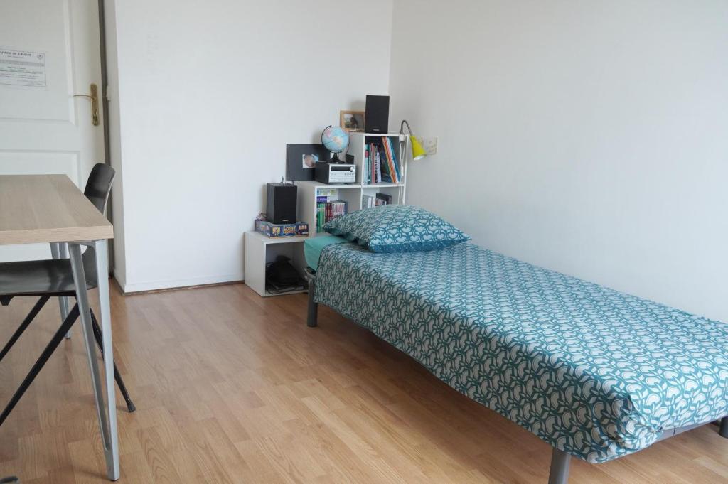 chambre privée POUR FEMME UNIQUEMENT dans appartement à partager - 15 minutes Paris-10 minutes stade de France - 1