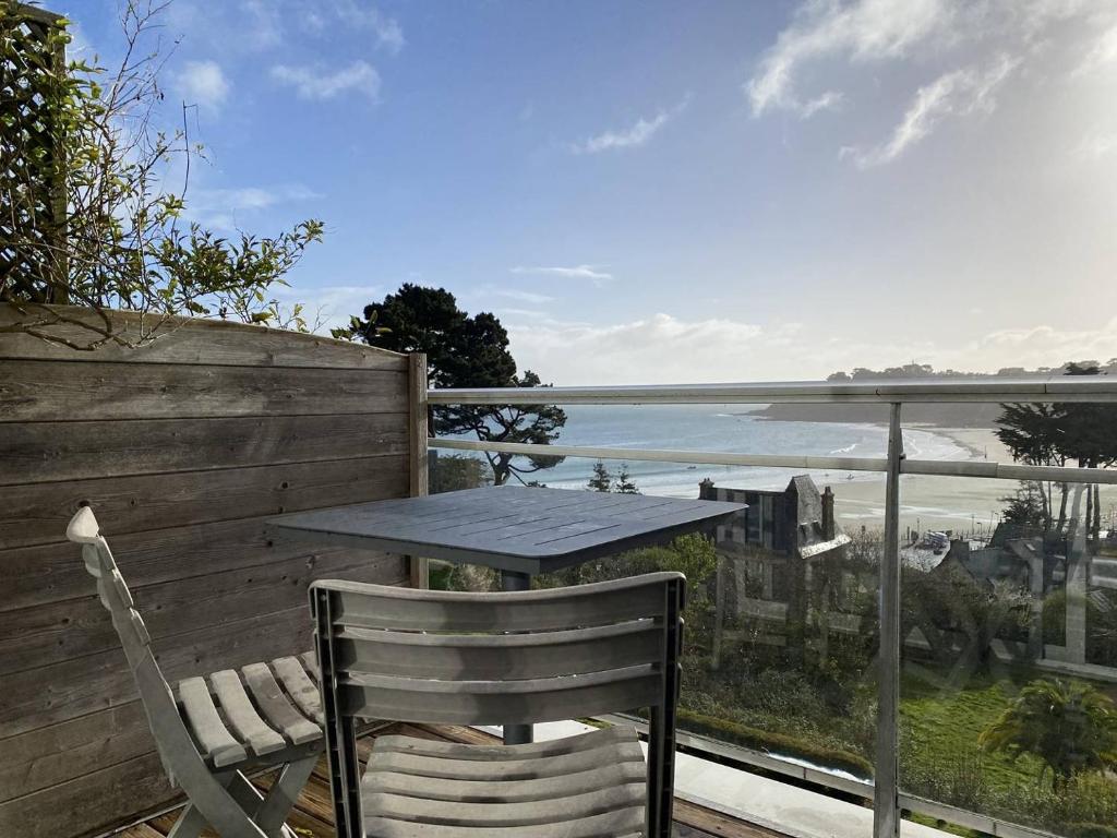 Appartement VUE MER EXCEPTIONNELLE avec terrasse à PERROS-GUIREC - Réf 905 - 2