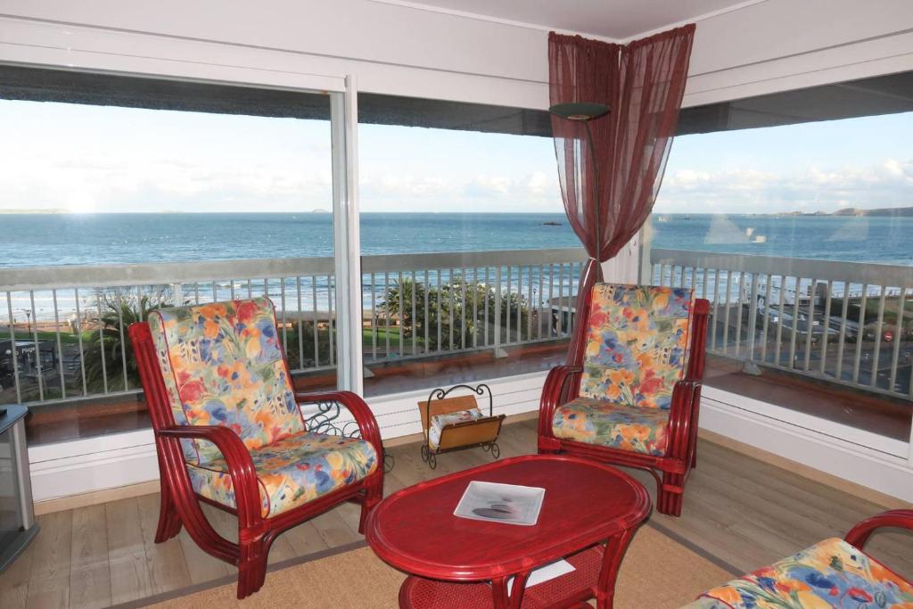 Appartement VUE PANORAMIQUE MER plage de Trestraou à PERROS-GUIREC - Réf 911 - 4