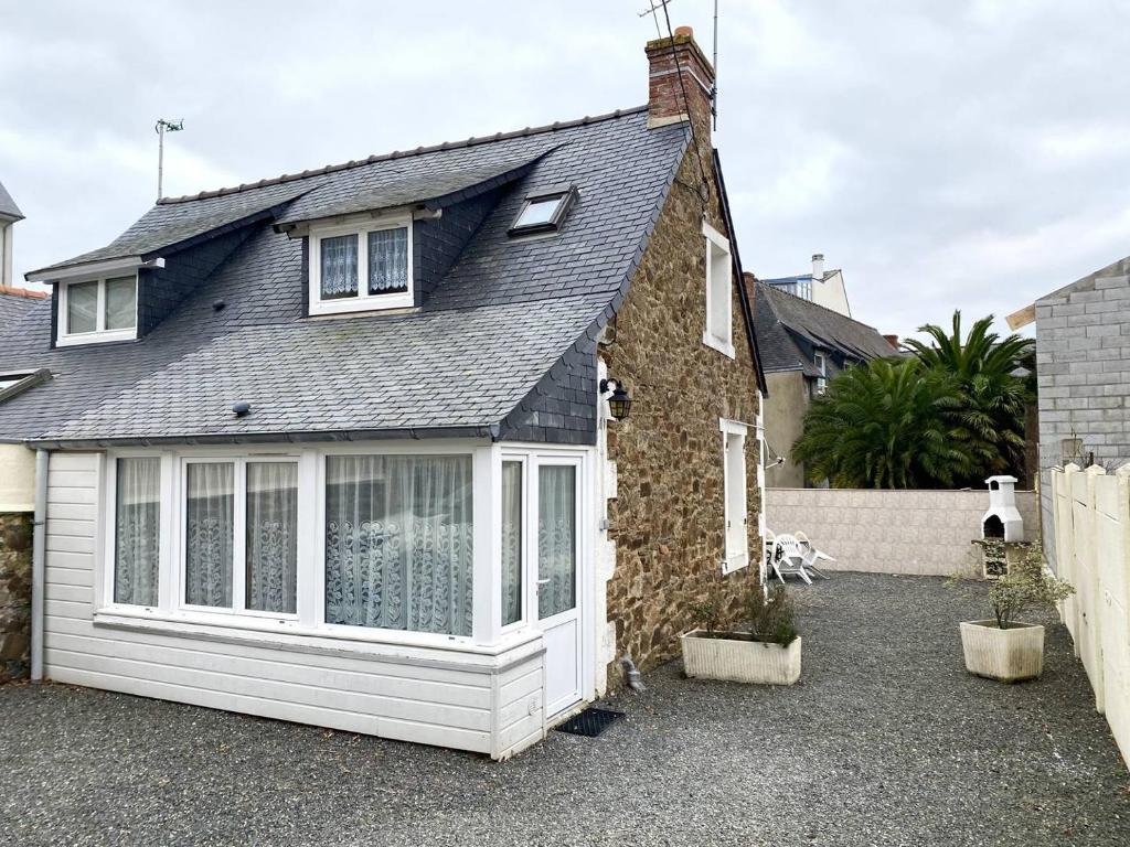 Maisonnette à 150m du centre-ville et des commerces à PERROS-GUIREC - Réf 922 - 3