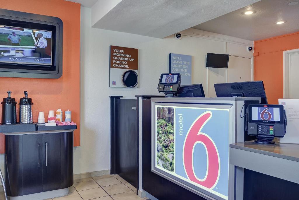 Motel 6-Eugene, OR - South Springfield photo