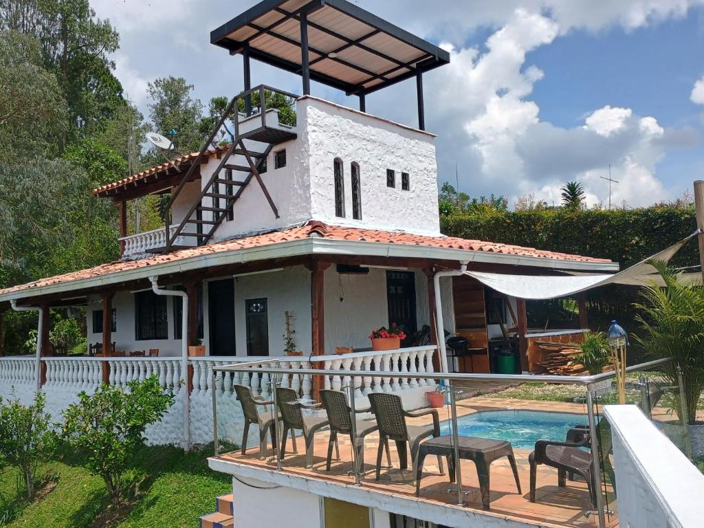 Finca con vista al embalse y jacuzzi - 3