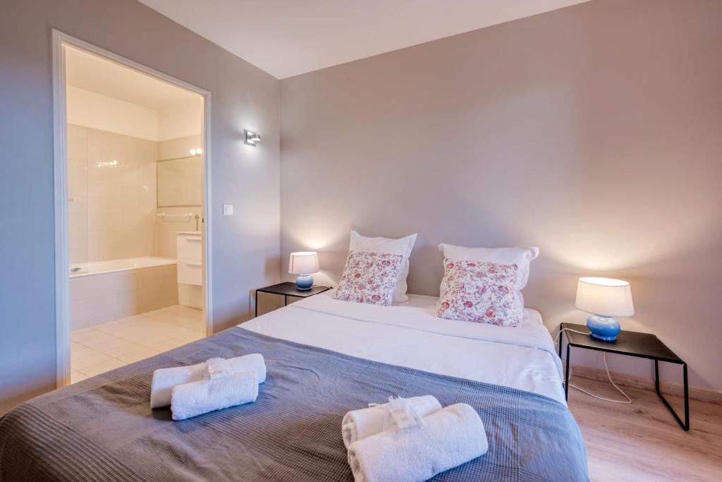 LA BADINE Appartement AirCo Pool for 4 By Sunset - 3