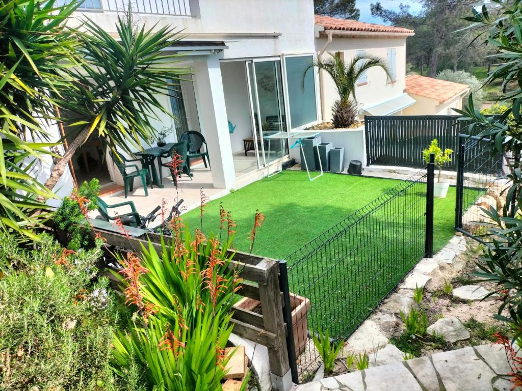 Rez de villa au calme proche de la plage - 1
