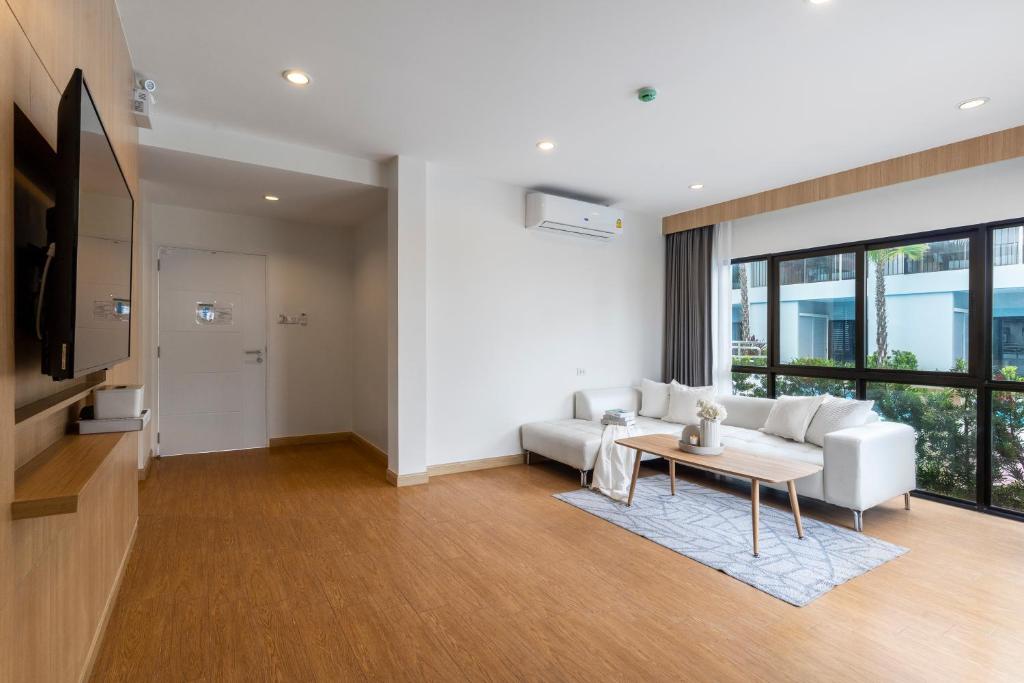 หาดเจ้าเฮอริเทจ บีชฟรอนต์ รีสอร์ท (HADCHAO HERITAGE BEACH FRONT RESORT)