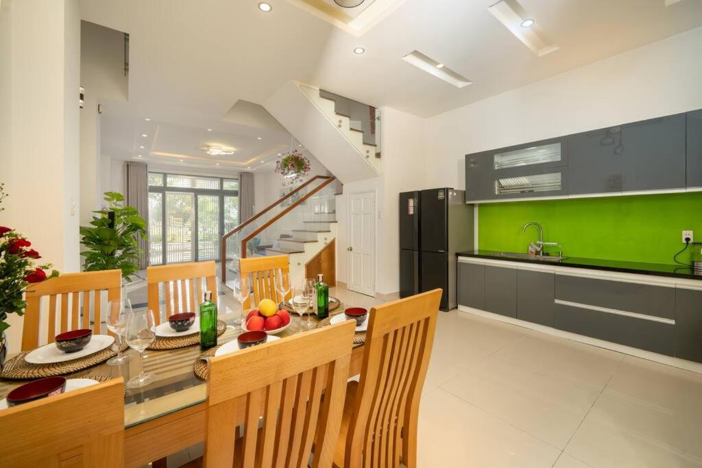 FreePickUp 5MinWalk to Beach, 4 Ensuite King BRs
