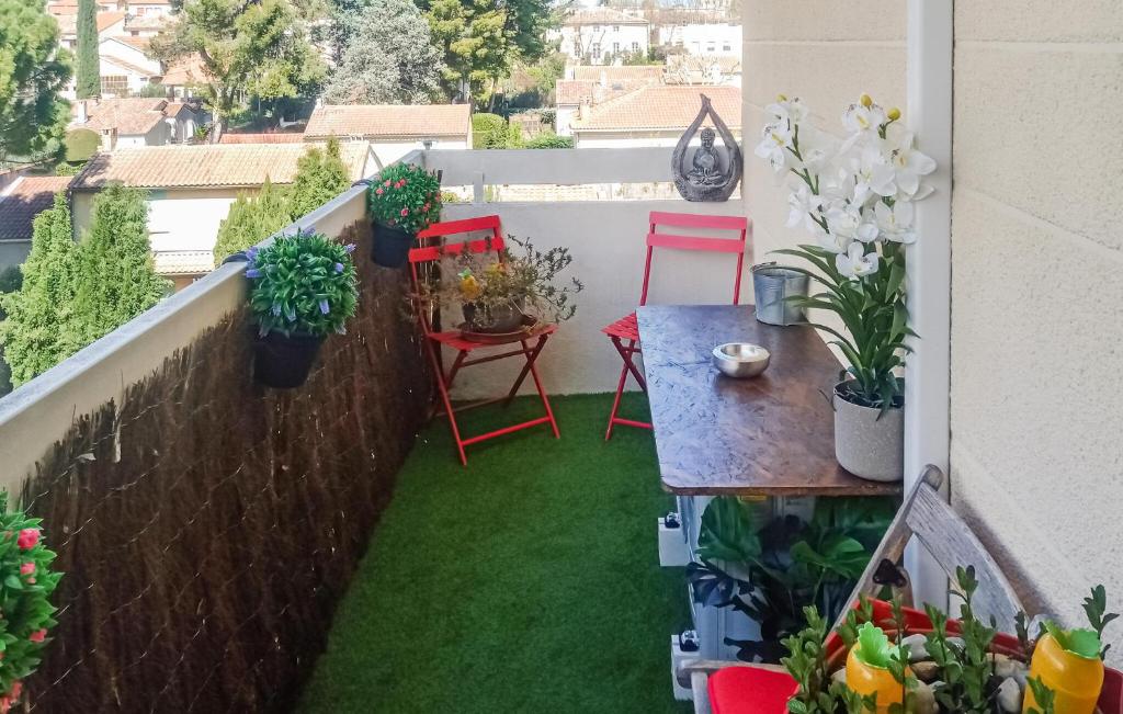 2 Bedroom Amazing Apartment In Carpentras - 3