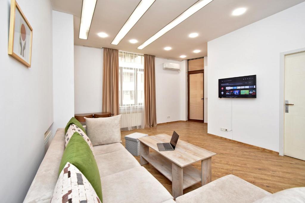 Apartment in Yerevan near Seasons park, Jerevan