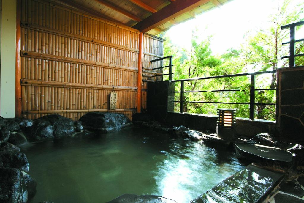 Hot spring bath