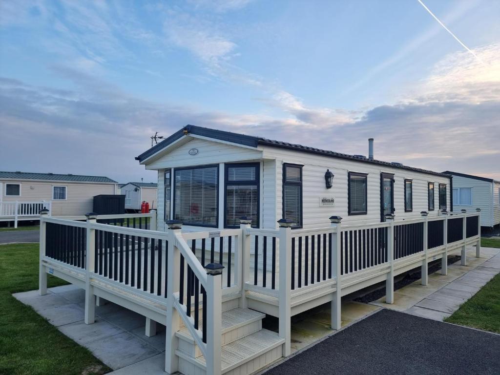 Palm Grove 110, Chapel Saint Leonards