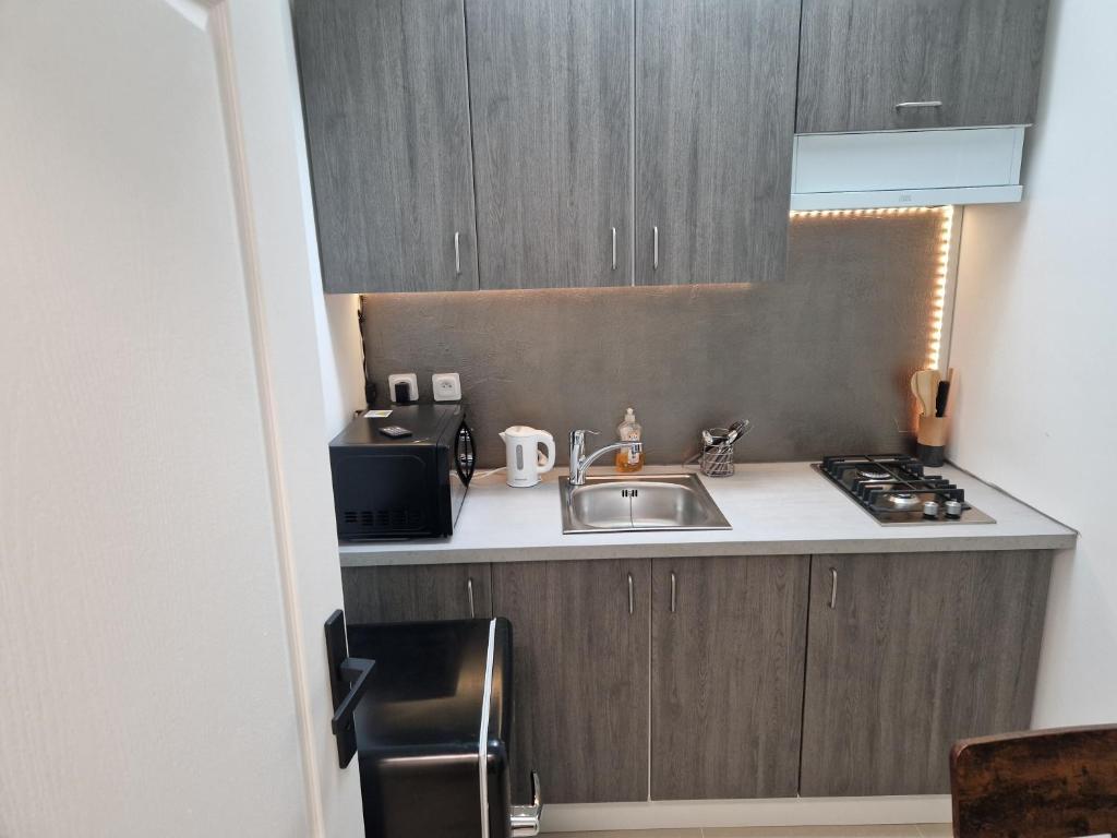 F2 type apartment Near Stade de France - 5