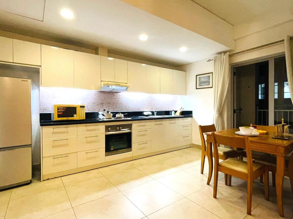 Luxury Center Riverside Apartment