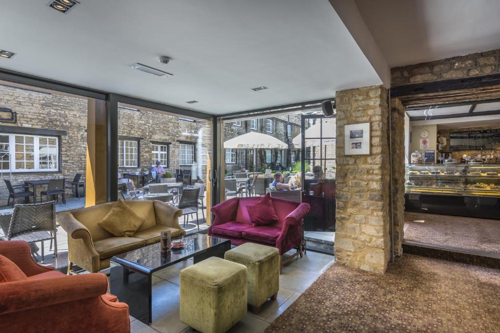 The Talbot Hotel, Oundle , Near Peterborough photo