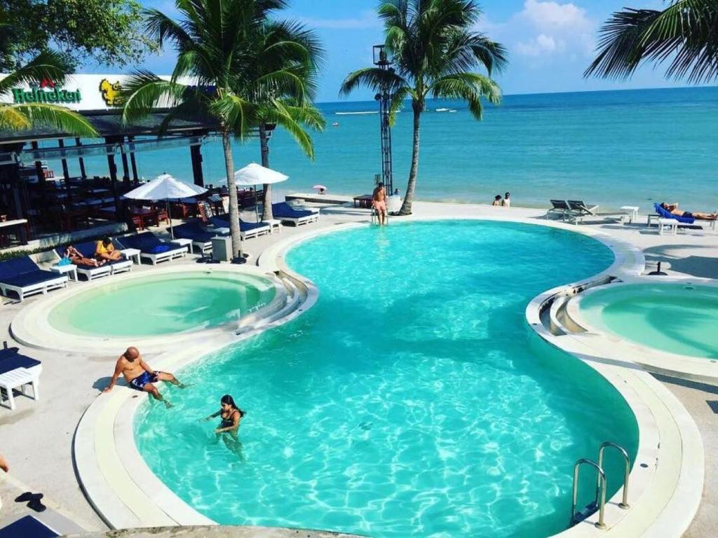 Swimming pool