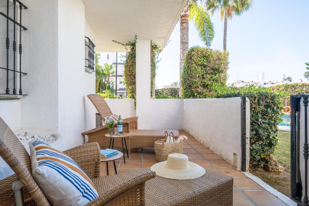 Apartamento con piscina. Los Naranjos de Marbella - 3