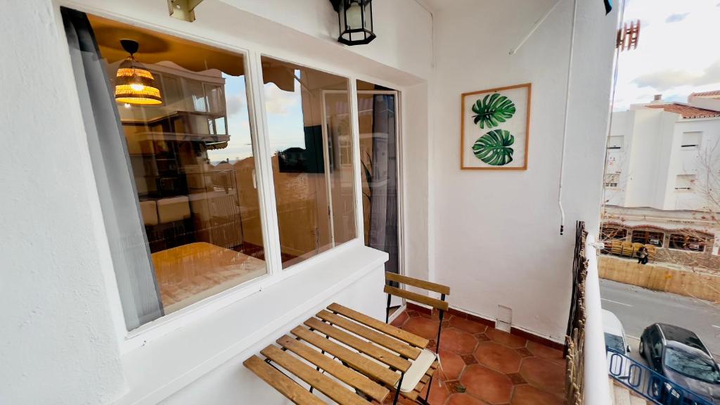 Estudio céntrico con balcón y piscina by South Costa - 2