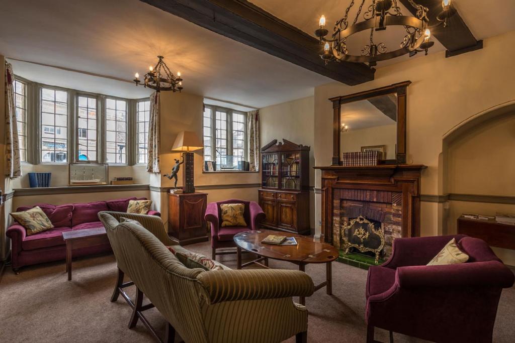 The Talbot Hotel, Oundle , Near Peterborough photo
