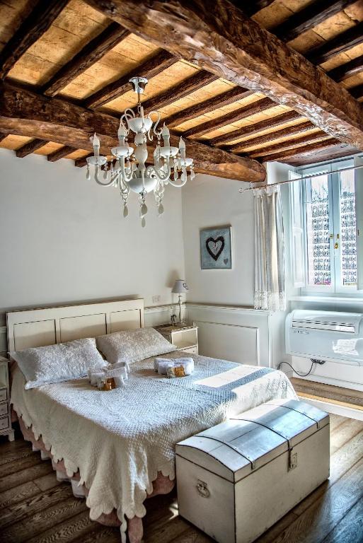 La Casa Bianca with parking and view — Hotel in Orvieto