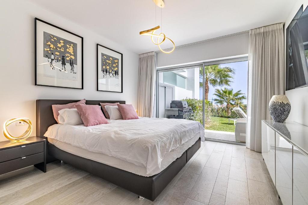 Luxury Oasis at Alcazaba Lagoon - 4