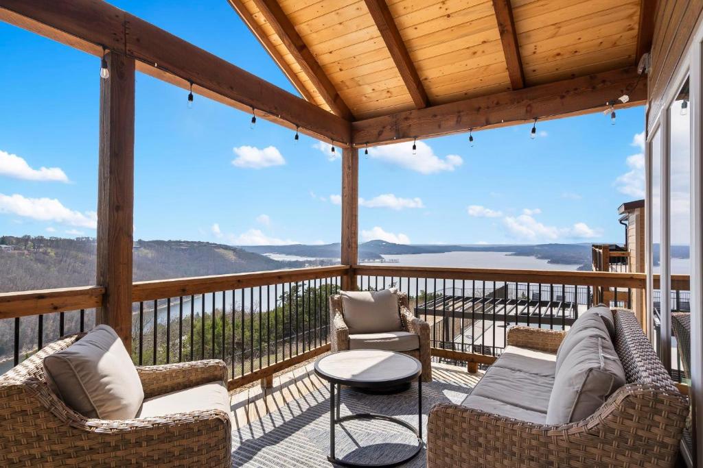 Feels Like Summer, Kimberling City