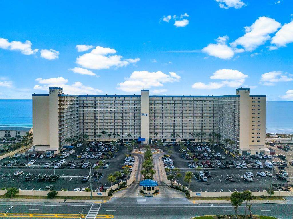 Regency Towers by Panhandle Getaways, Panama City Beach