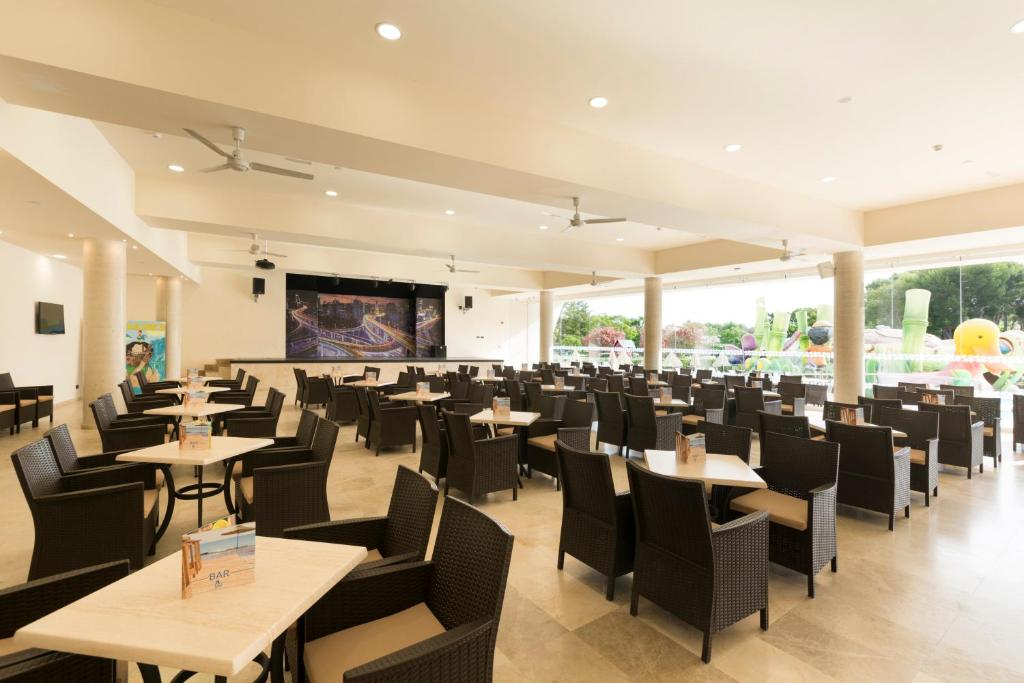 Mar Hotels Playa de Muro Suites — Restaurant & bars in Playa de Muro, Balearic Islands