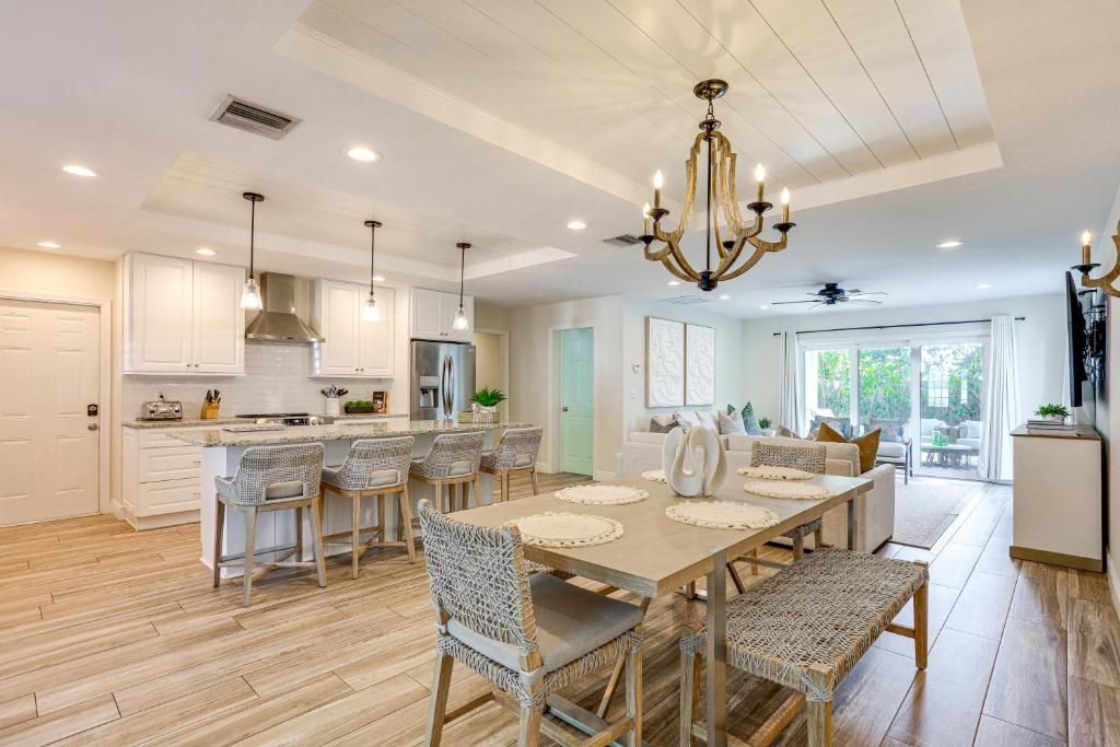 Pet-Friendly Retreat in Stuart with Saltwater Pool!, Stuart