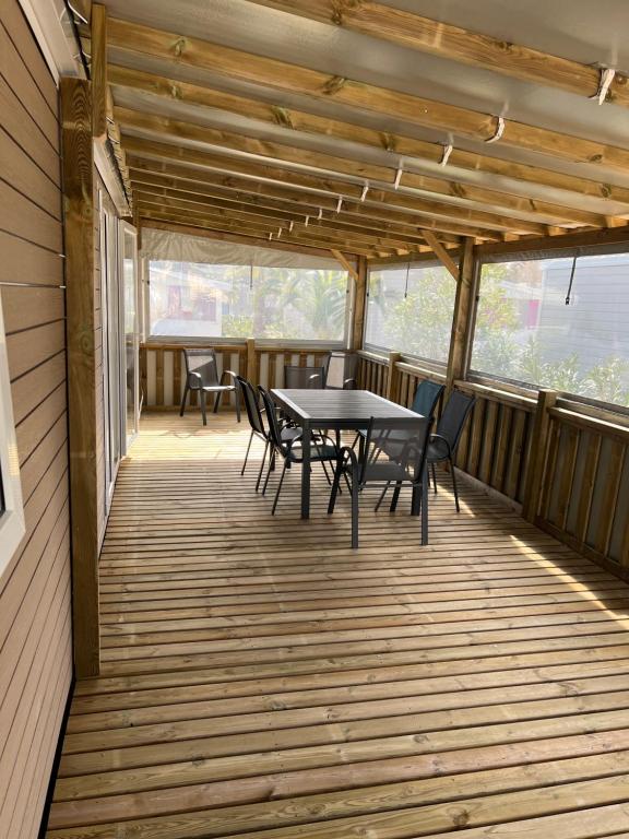 Mobil-home cosy 6 p climatisé à Hyères à 200 m de la mer dans camping 4 étoiles calme et familial - 4