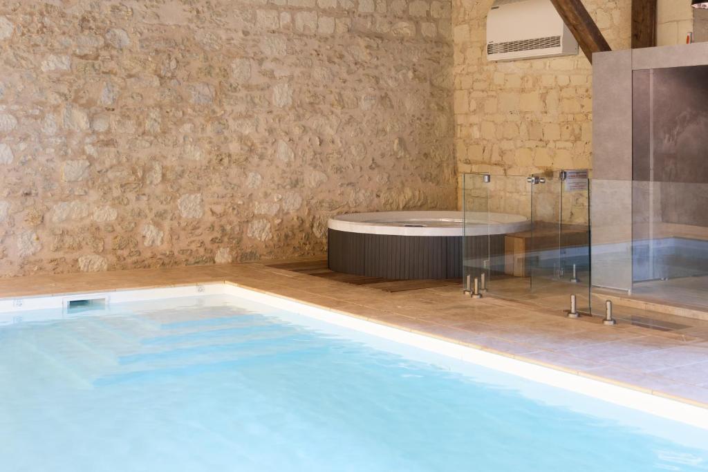 スイミングプール