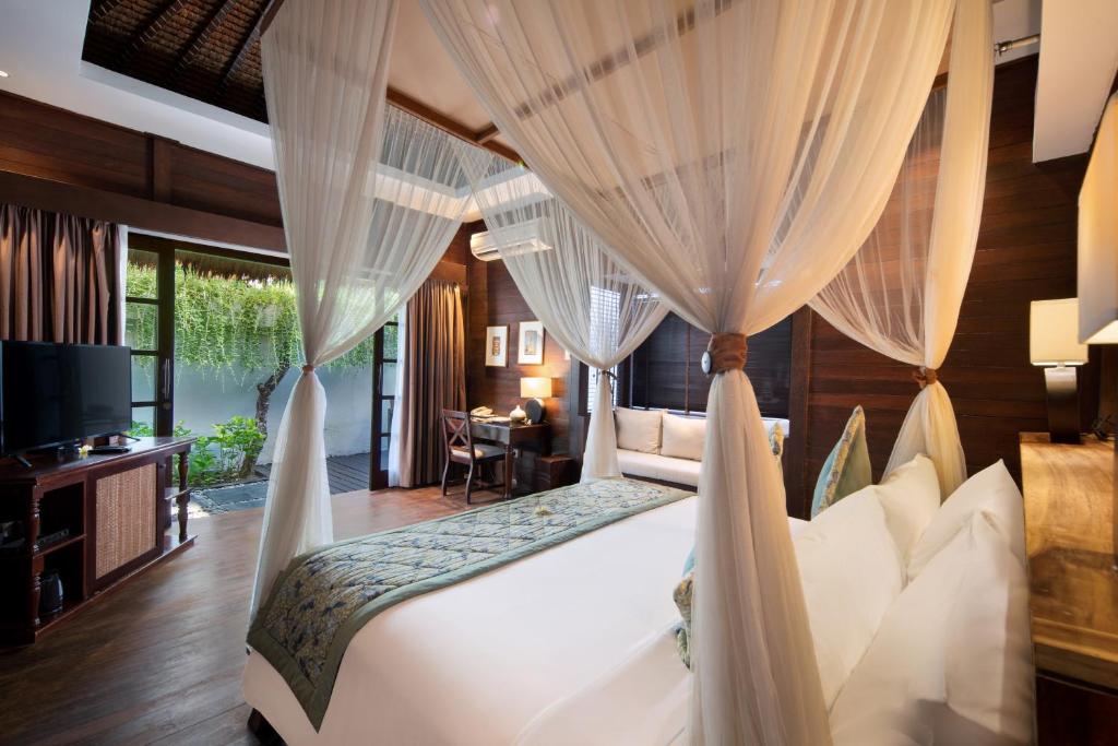 Lembongan Beach Club & Resort