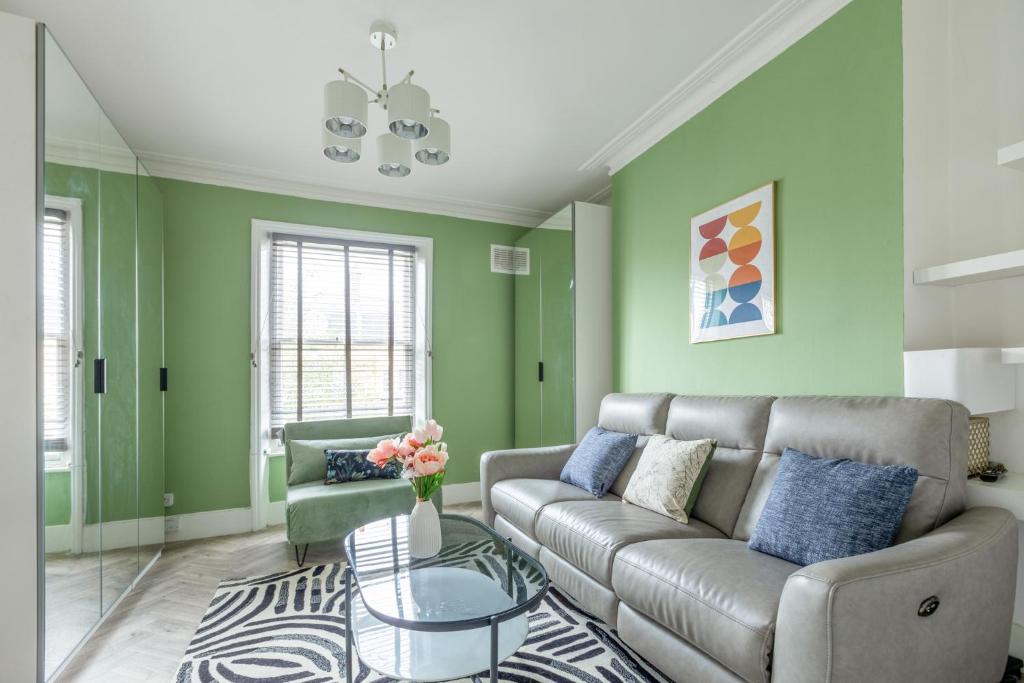 Peacefully set 2level 2BR btw Brixton & Camberwell, Londýn