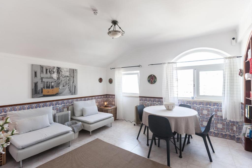 FLH Seaview Apartment in the Heart of Ericeira, Ericeira