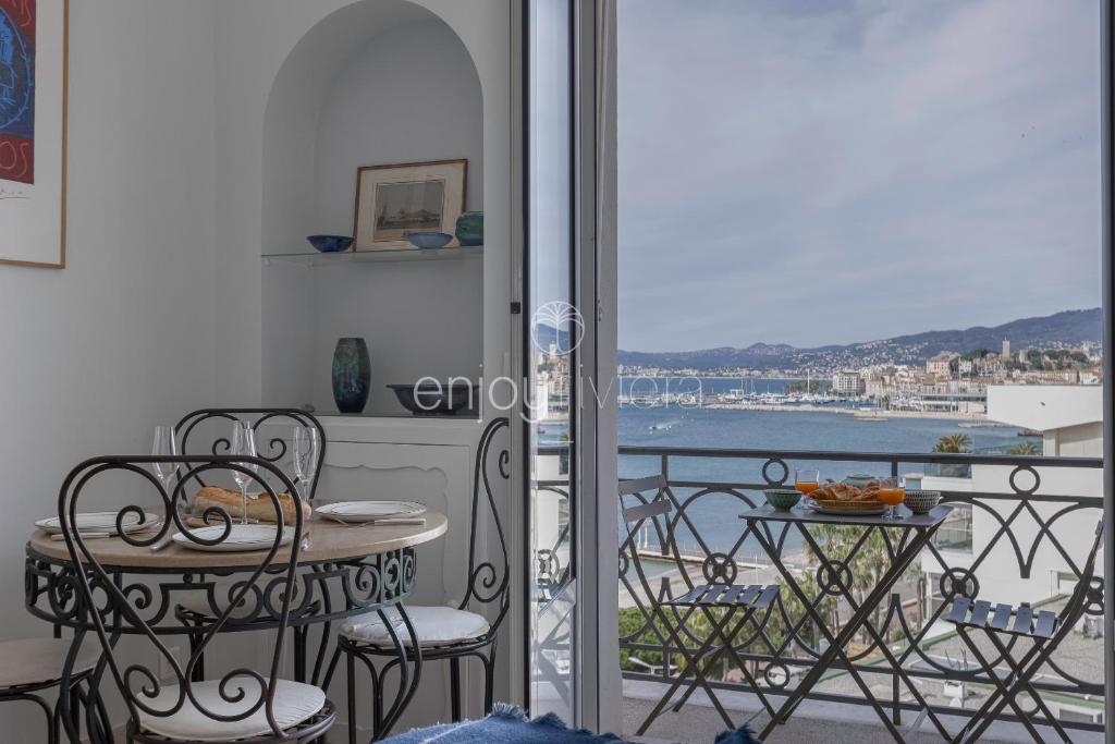 Palais Miramar - Suite & G17 - Vue Mer - Croisette Emplacement Unique -20 Plage - WIFI - Clim - 5