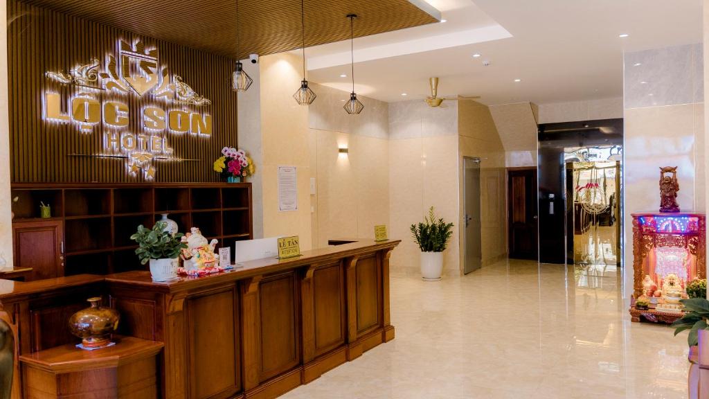 Loc Son Hotel