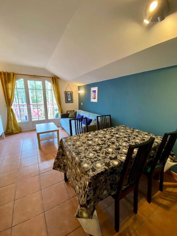 Appartement dans résidence avec piscine - 3