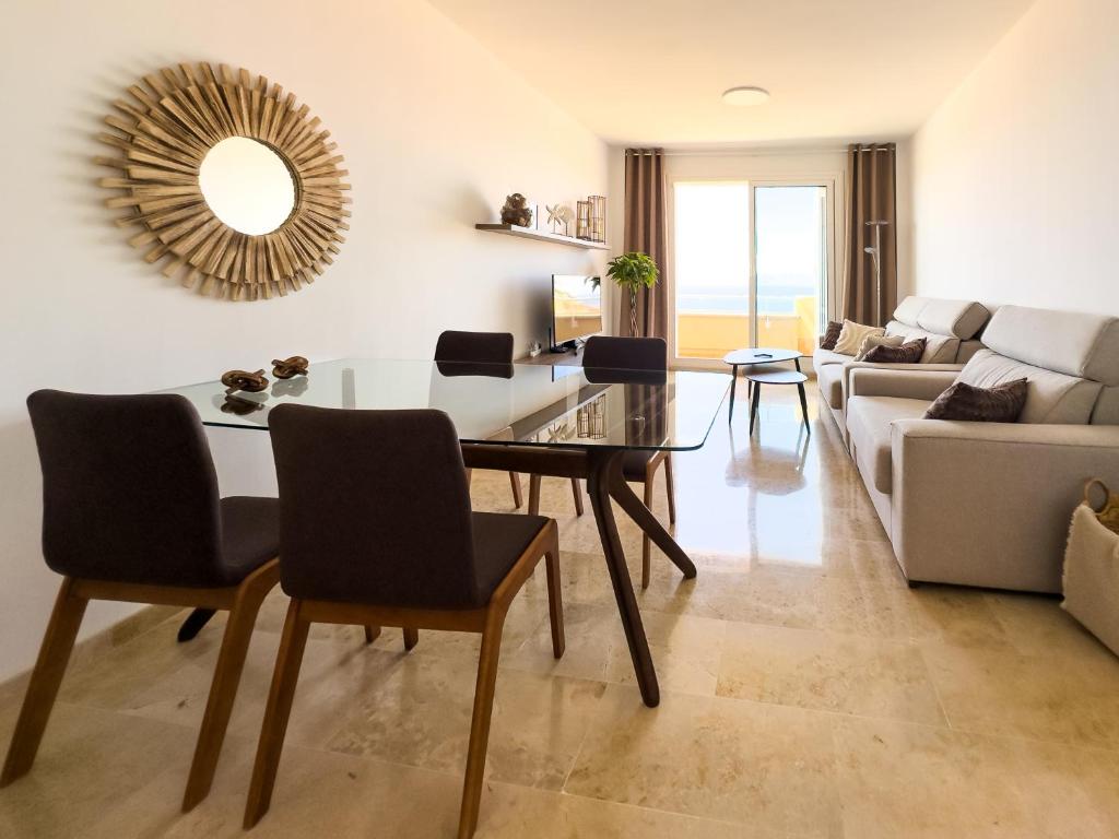 LUNA - AC, 2 pools, panoramic ocean, private garage, fibre net, Puerto de Santiago