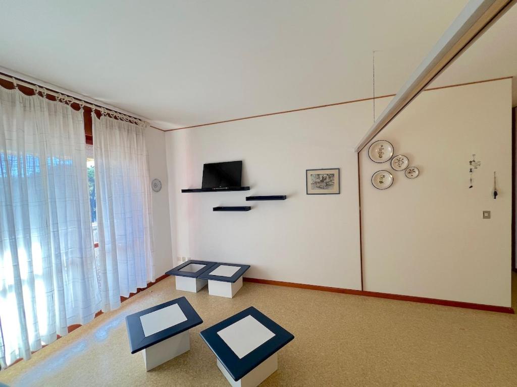 Riviera Complex - 4